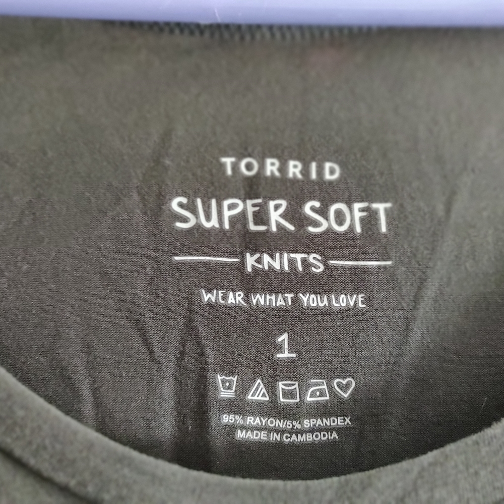 Torrid super soft tee with lattice arms
